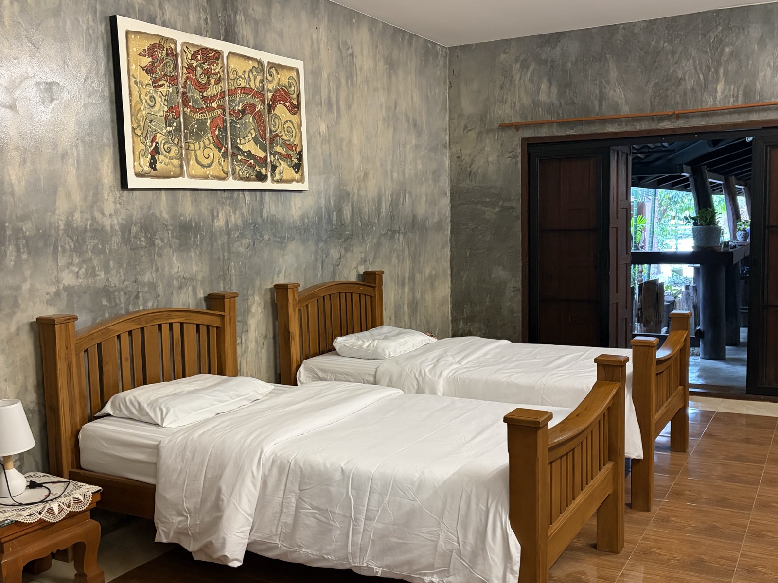 Kettawa bedroom with triptych